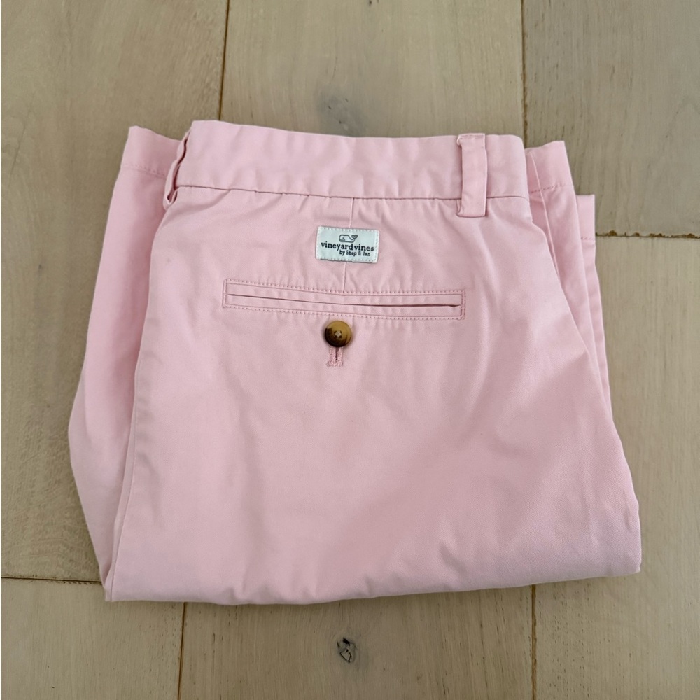 Vineyard Vines Light Pink shorts in very good condition